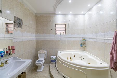 Casa para alugar com 240m², 3 quartos e 2 vagasBanheiro Suíte 1