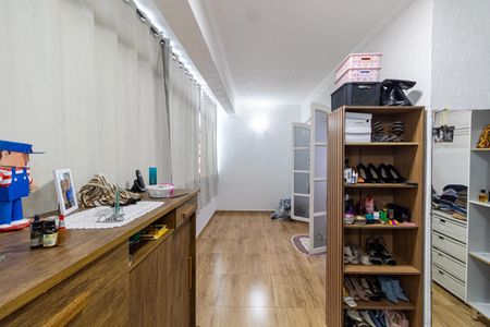 Casa para alugar com 240m², 3 quartos e 2 vagasCloset Suíte 1