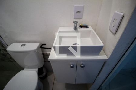 Banheiro de kitnet/studio para alugar com 1 quarto, 30m² em Jardim do Sol, Sorocaba