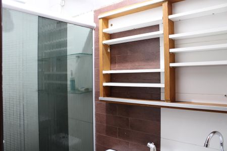 Apartamento para alugar com 60m², 2 quartos e sem vagaBanheiro