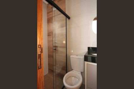 Apartamento para alugar com 33m², 2 quartos e sem vaga Apartamento para alugar com 33m², 2 quartos e sem vagaBanheiro Social