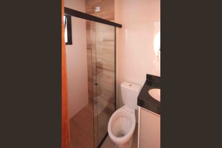 Apartamento para alugar com 33m², 2 quartos e sem vaga Apartamento para alugar com 33m², 2 quartos e sem vagaBanheiro Social