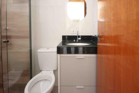 Apartamento para alugar com 33m², 2 quartos e sem vaga Apartamento para alugar com 33m², 2 quartos e sem vagaBanheiro Social