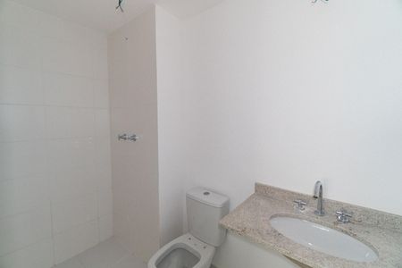 Banheiro de kitnet/studio para alugar com 1 quarto, 28m² em Jardim Prudência, São Paulo