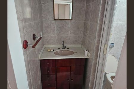 Apartamento à venda com 75m², 3 quartos e 2 vagas Apartamento à venda com 75m², 3 quartos e 2 vagasBanheiro