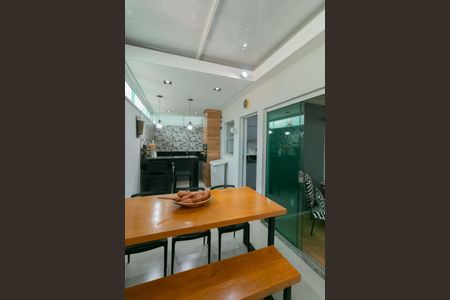 Apartamento à venda com 110m², 2 quartos e 2 vagasCozinha