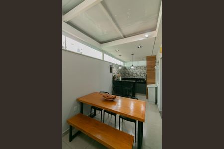 Apartamento à venda com 110m², 2 quartos e 2 vagasCozinha