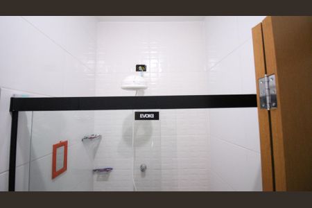 Casa à venda com 2147483650m², 2 quartos e 3 vagasBanheiro do Quarto 2