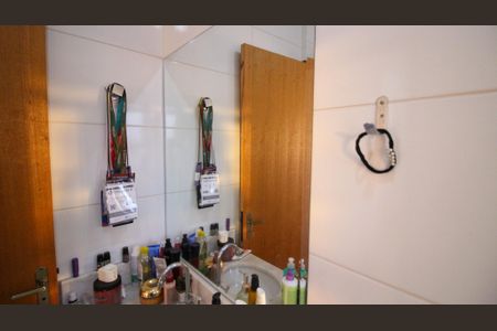 Casa à venda com 2147483650m², 2 quartos e 3 vagasBanheiro do Quarto 1