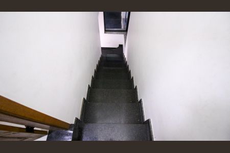 Casa à venda com 2147483650m², 2 quartos e 3 vagasEscada