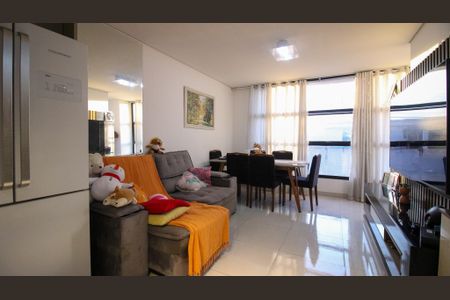 Casa à venda com 2147483650m², 2 quartos e 3 vagasSala