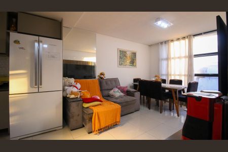 Casa à venda com 2147483650m², 2 quartos e 3 vagasSala