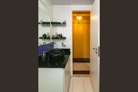 Apartamento à venda com 64m², 2 quartos e 1 vagaBanheiro Social