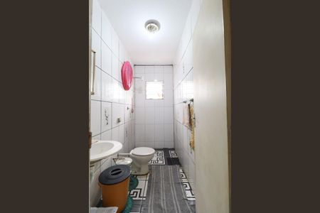 Casa à venda com 150m², 6 quartos e sem vagaBanheiro casa 1