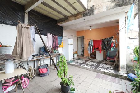 Casa à venda com 150m², 6 quartos e sem vagaÁrea de serviço / Quintal casa 1