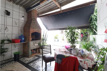 Casa à venda com 150m², 6 quartos e sem vagaQuintal casa 2