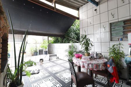 Casa à venda com 150m², 6 quartos e sem vagaQuintal casa 2