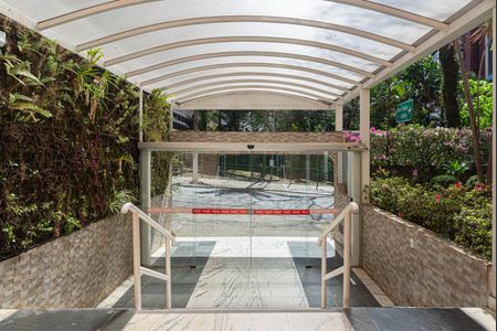 Studio à venda com 28m², 1 quarto e 1 vaga Studio à venda com 28m², 1 quarto e 1 vagaEntrada do Edifício