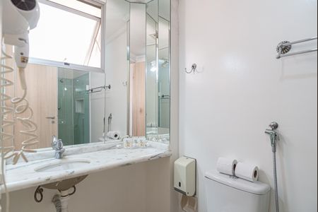 Studio à venda com 28m², 1 quarto e 1 vaga Studio à venda com 28m², 1 quarto e 1 vagaBanheiro da Suíte