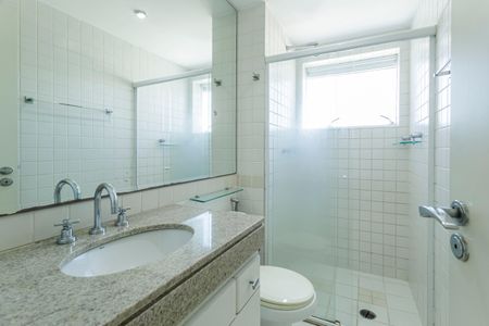 Apartamento à venda com 50m², 1 quarto e 1 vaga Apartamento à venda com 50m², 1 quarto e 1 vagaBanheiro da Suíte