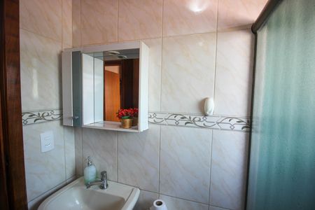 Banheiro de casa para alugar com 2 quartos, 70m² em Jardim Wanel Ville V, Sorocaba