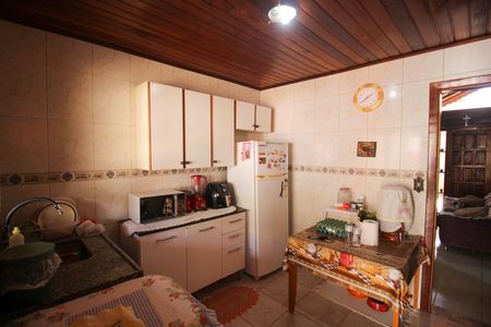 Cozinha de casa para alugar com 2 quartos, 70m² em Jardim Wanel Ville V, Sorocaba