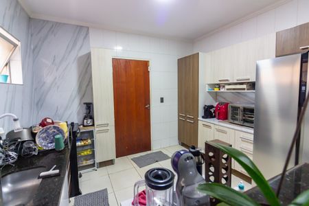 Casa para alugar com 183m², 3 quartos e 2 vagasCozinha