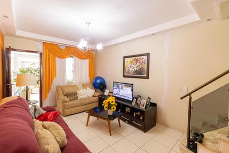 Casa à venda com 94m², 2 quartos e 1 vagaSala