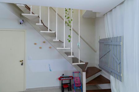 Apartamento à venda com 160m², 4 quartos e 2 vagasEscada