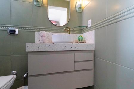 Apartamento à venda com 160m², 4 quartos e 2 vagasBanheiro da suíte