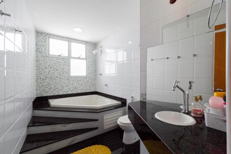 Apartamento à venda com 160m², 4 quartos e 2 vagasCobertura - Banheiro social 2