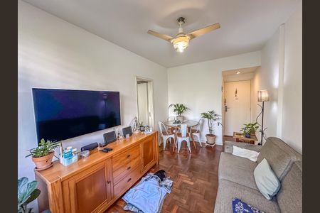 Apartamento à venda com 70m², 2 quartos e 1 vagaSala