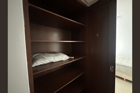 Apartamento para alugar com 58m², 1 quarto e 1 vaga Apartamento para alugar com 58m², 1 quarto e 1 vagaCloset da suíte