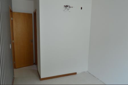 Casa de condomínio à venda com 188m², 4 quartos e 3 vagasSuíte 2