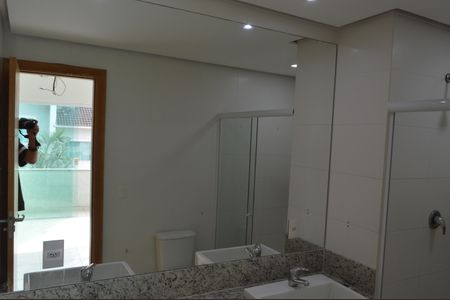 Casa de condomínio à venda com 188m², 4 quartos e 3 vagasBanheiro da Suíte 4