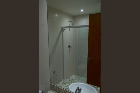 Casa de condomínio à venda com 188m², 4 quartos e 3 vagasBanheiro da Suíte 2