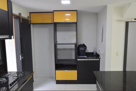 Casa de condomínio à venda com 188m², 4 quartos e 3 vagasCozinha