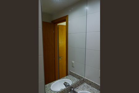 Casa de condomínio à venda com 188m², 4 quartos e 3 vagasBanheiro da Suíte 2