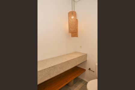 Casa à venda com 90m², 3 quartos e sem vagaLavabo