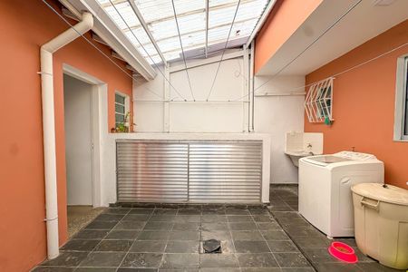 Casa à venda com 184m², 3 quartos e 2 vagasÁrea de Serviço