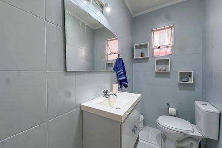 Casa à venda com 184m², 3 quartos e 2 vagasLavabo