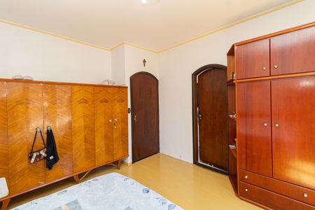 Casa à venda com 280m², 3 quartos e 6 vagas Casa à venda com 280m², 3 quartos e 6 vagasSuíte