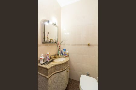 Casa à venda com 280m², 3 quartos e 6 vagas Casa à venda com 280m², 3 quartos e 6 vagasLavabo