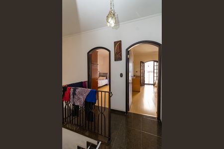 Casa à venda com 280m², 3 quartos e 6 vagas Casa à venda com 280m², 3 quartos e 6 vagasCorredor