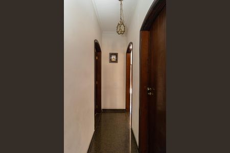 Casa à venda com 280m², 3 quartos e 6 vagas Casa à venda com 280m², 3 quartos e 6 vagasCorredor