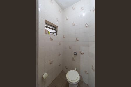 Casa à venda com 280m², 3 quartos e 6 vagas Casa à venda com 280m², 3 quartos e 6 vagasBanheiro da Garagem