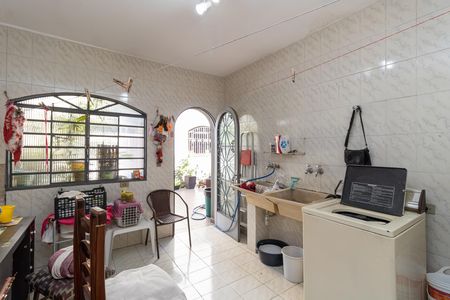 Casa à venda com 280m², 3 quartos e 6 vagas Casa à venda com 280m², 3 quartos e 6 vagasÁrea de Serviço