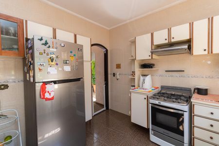 Casa à venda com 280m², 3 quartos e 6 vagas Casa à venda com 280m², 3 quartos e 6 vagasCozinha
