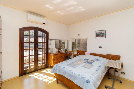 Casa à venda com 280m², 3 quartos e 6 vagas Casa à venda com 280m², 3 quartos e 6 vagasSuíte