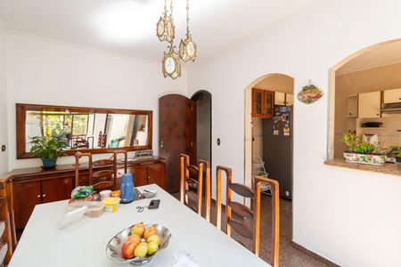 Casa à venda com 280m², 3 quartos e 6 vagas Casa à venda com 280m², 3 quartos e 6 vagasCozinha